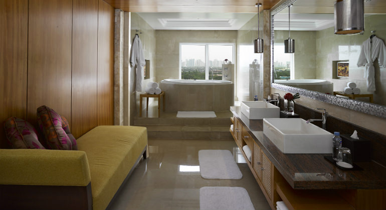 NWR Manila Marriot Hotel Suite Bath Room Web Mini