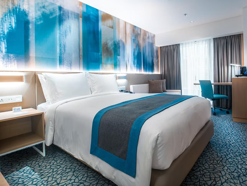 HOLIDAY INN EXPRESS MANILA
