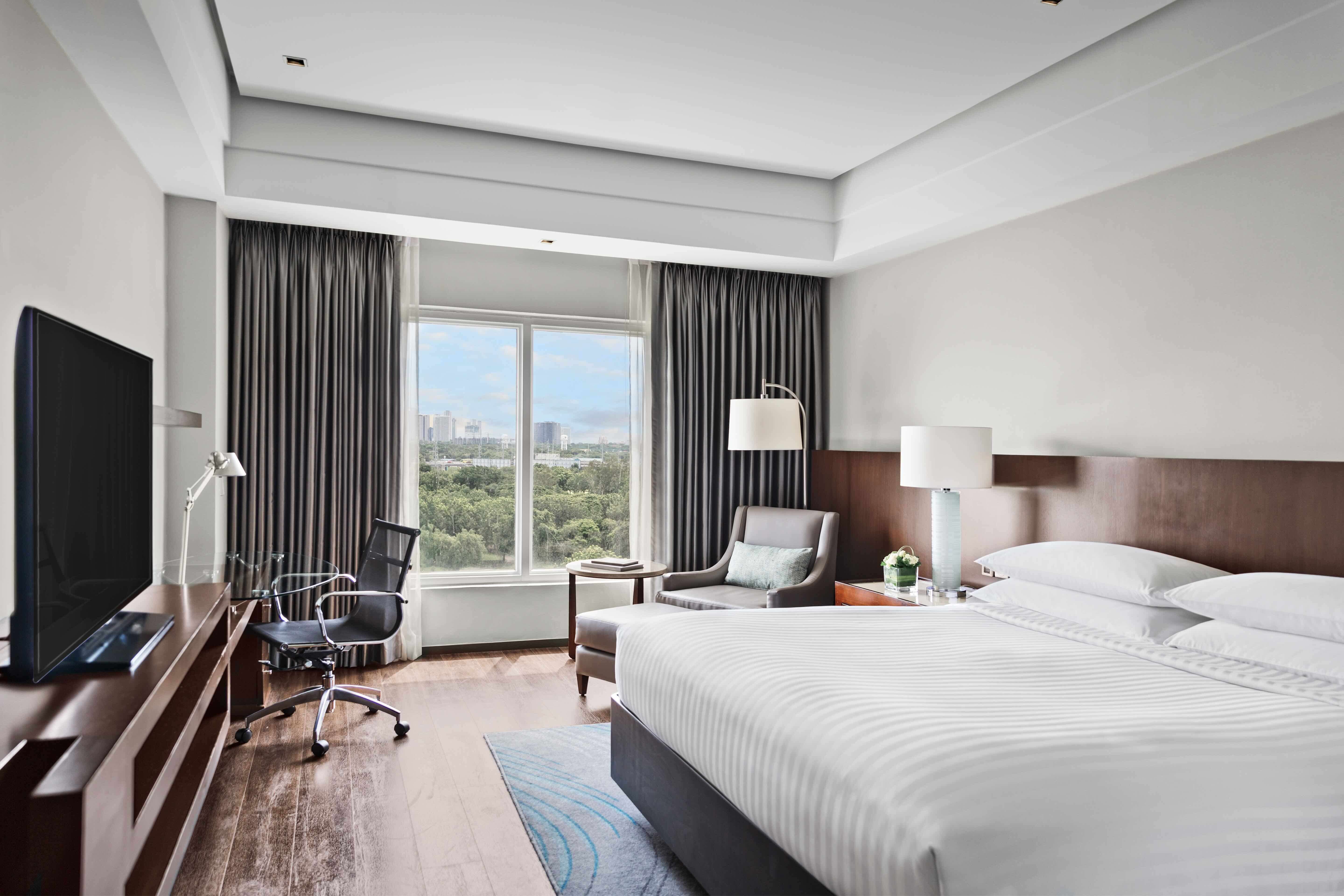 Deluxe Room at Manila Marriott Hotel at Newport World Resorts
