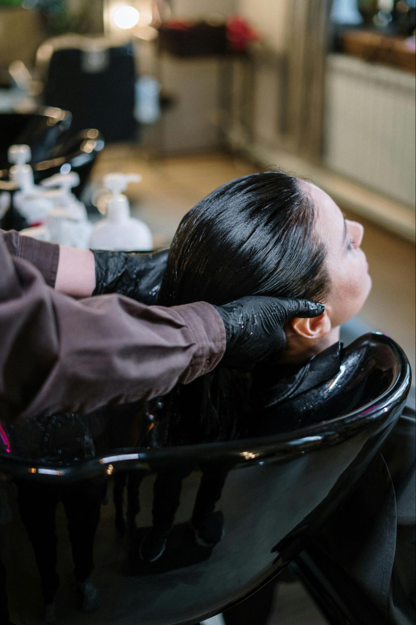 Rinsing hair in a salon