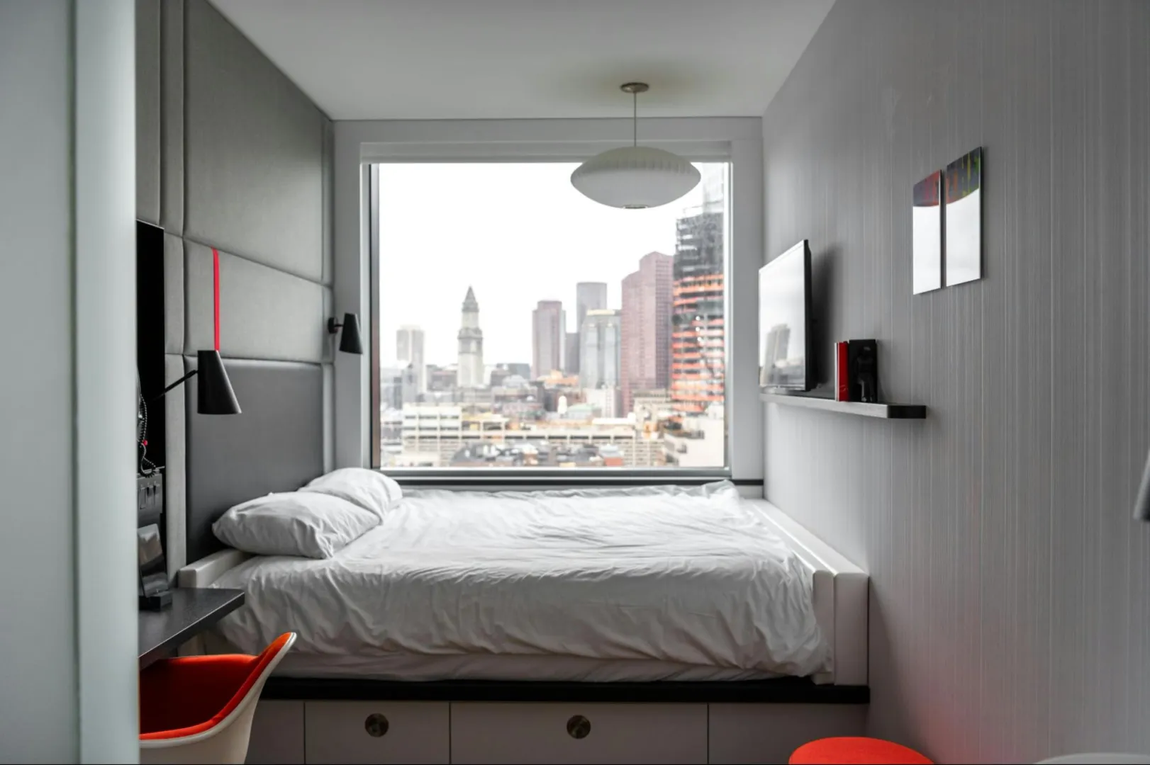 Airbnb vs Hotel: Which Accommodation is Best for Your Next Trip?
